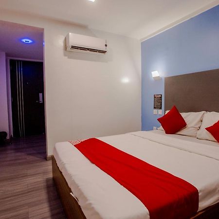 Oyo 666 Mc Hotel Fairview Quezon City Zewnętrze zdjęcie