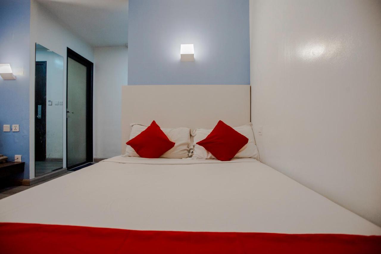Oyo 666 Mc Hotel Fairview Quezon City Zewnętrze zdjęcie