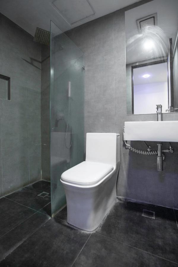 Oyo 666 Mc Hotel Fairview Quezon City Zewnętrze zdjęcie