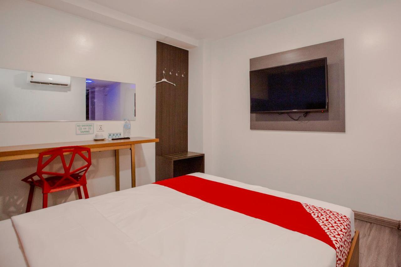 Oyo 666 Mc Hotel Fairview Quezon City Zewnętrze zdjęcie