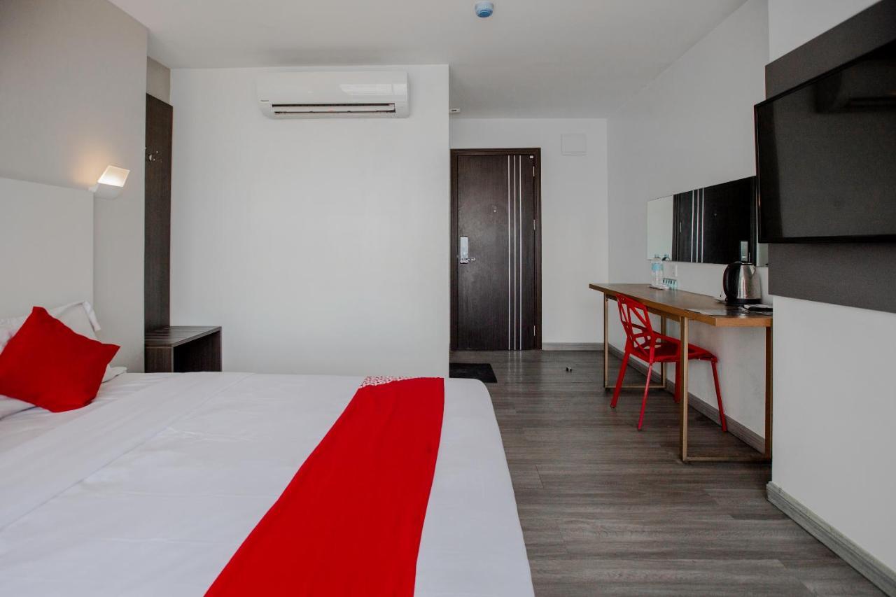 Oyo 666 Mc Hotel Fairview Quezon City Zewnętrze zdjęcie